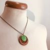 collier chaine bois rond prunier émail amande Rootsabaga fait main artisanal Lyon