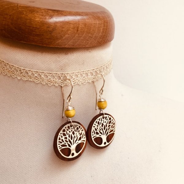 boucles d'oreilles bois arbre de vie argenté perle jaune Rootsabaga bijoux originaux