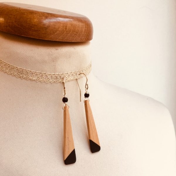boucles d'oreilles bois lamelle peint noir Rootsabaga bijou nature