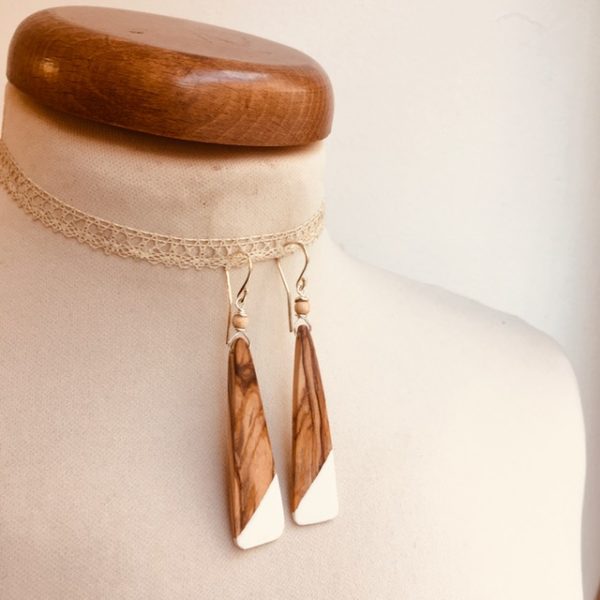 boucles d'oreilles bois olivier lamelle peint blanc Rootsabaga bijou nature