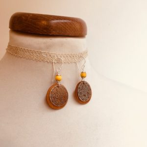 boucles d'oreilles bois argenté fleur perle jaune Rootsabaga bijoux naturels lyon
