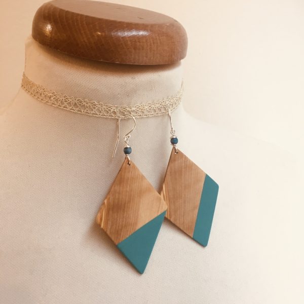 boucles d'oreilles grand losange peint désaccordé prunier bleu turquoise rootsabaga bijou naturel fait main a lyon