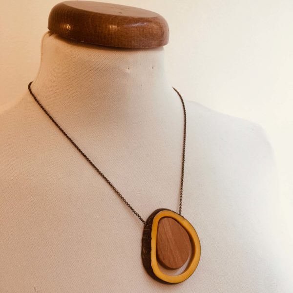 collier solaire bois ivoire végétal jaune rootsabaga bijouterie fantaisie lyon