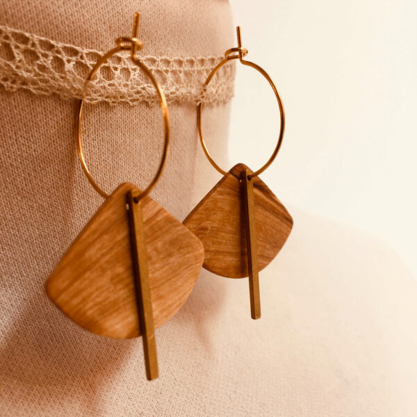 creole dorée éventail batonnet Rootsabaga bijoux naturels lyon gros plan