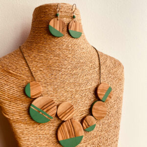 parure Gourmandise vert vif bois peint Rootsabaga